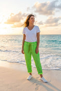 Jogger-Hose Leinen-Optik Relaxed – TraumStück Sylt – Grün, Vorderansicht
