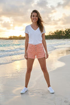 Denim-Shorts Leopard Fransensaum – TraumStück Sylt – Rosa, Vorderansicht
