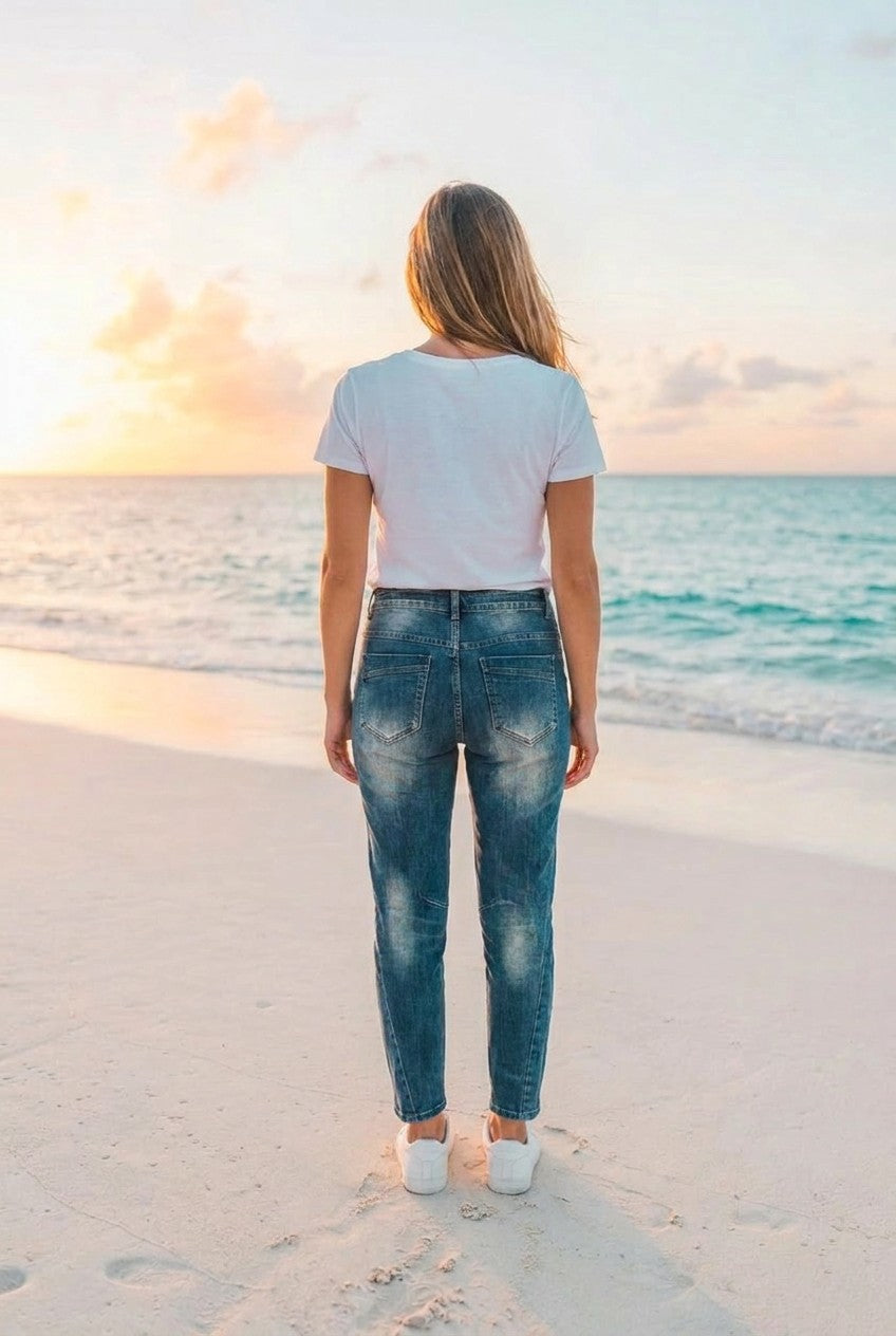 Jeans Graffiti-Print Blau – TraumStück Sylt – Blau, Rückansicht