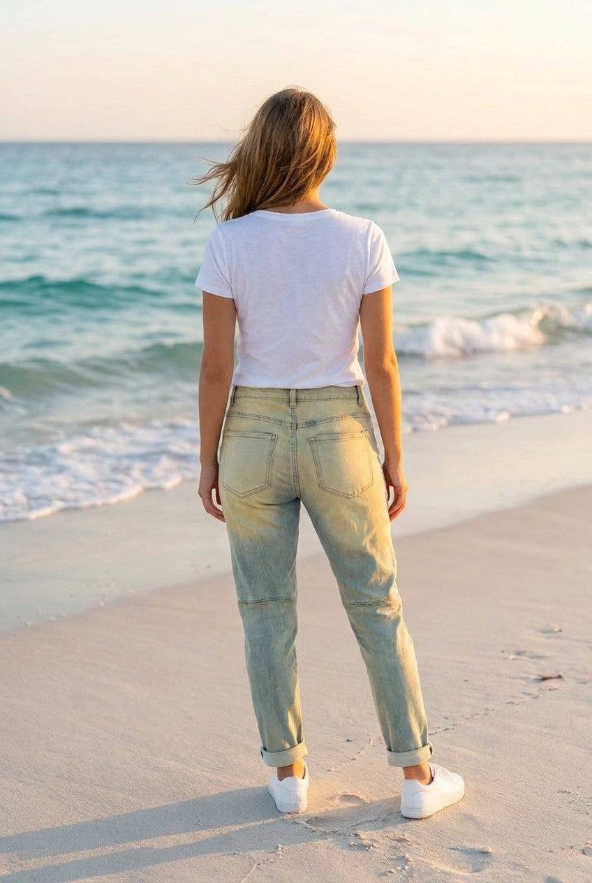 Jeans Hellblau Goldfolien-Print – TraumStück Sylt – Hellblau, Rückansicht