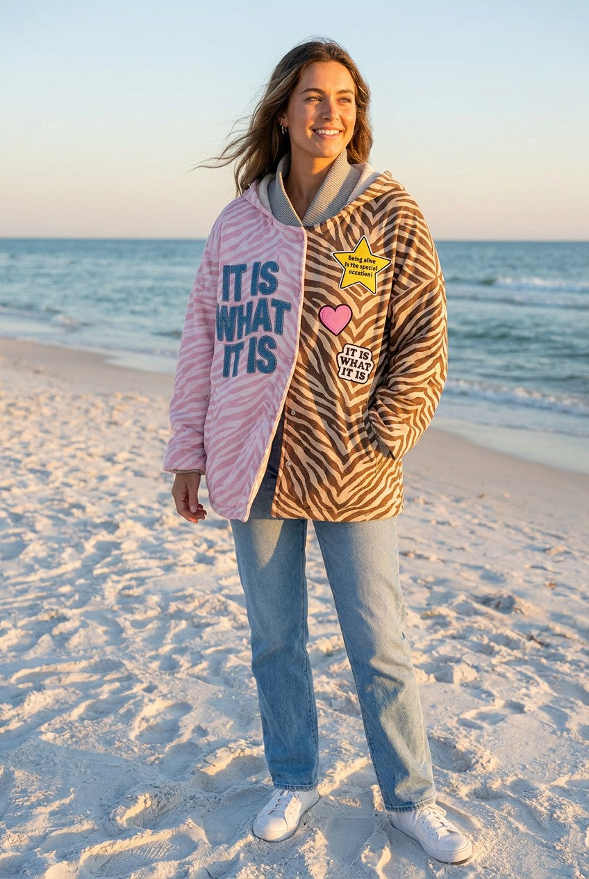Cardigan Zebra-Muster Patches weiß – TraumStück Sylt – Weiß, Vorderansicht