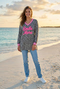 Oversized-Shirt Leopard Weiß Neon-Pink – TraumStück Sylt – Weiß, Vorderansicht