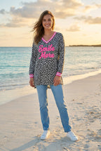 Oversized-Shirt Leopard Weiß Neon-Pink – TraumStück Sylt – Weiß, Vorderansicht