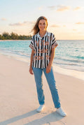 Oversized-Hemd Streifen-Print – TraumStück Sylt – Schwarz, Vorderansicht