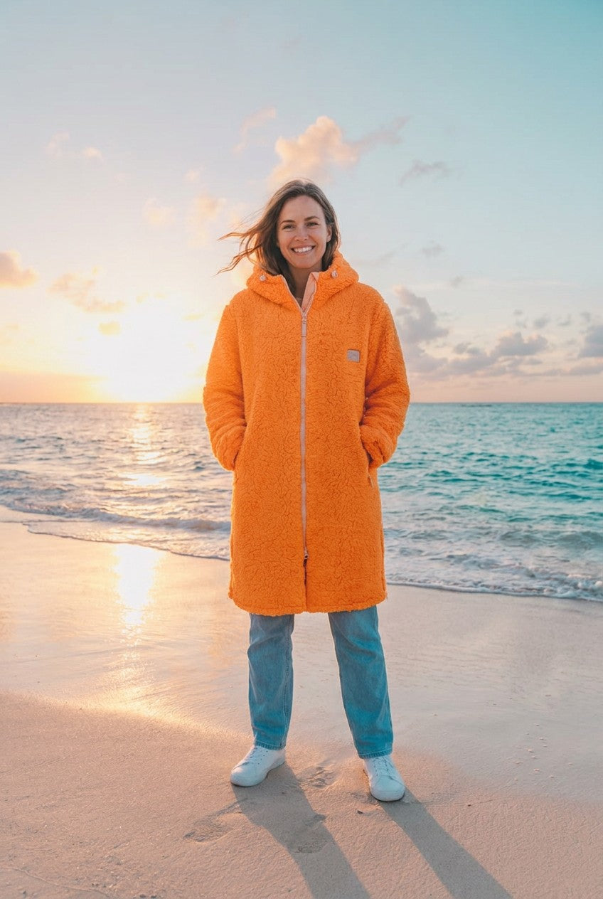 Zwillingsherz Teddyfleece-Mantel Kapuze – TraumStück Sylt – Orange, Vorderansicht