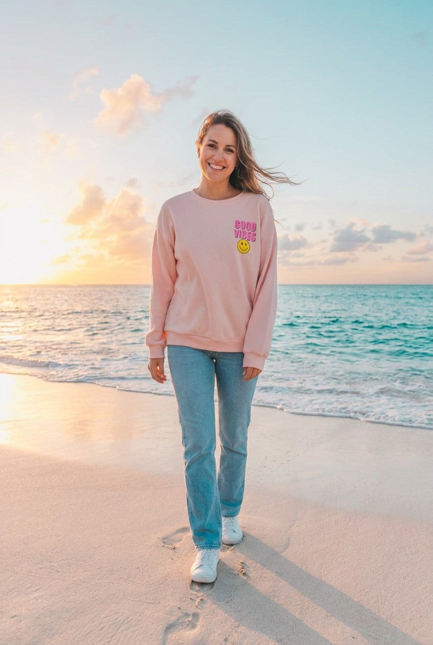 Oversized Sweatshirt mit Schriftzug-Print – TraumStück Sylt – Rosa, Vorderansicht