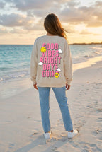 Oversized Sweatshirt mit Schriftzug-Print – TraumStück Sylt – Sand, Rückansicht