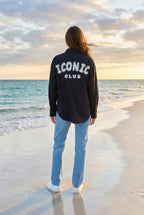Hemd Oversized mit Print – TraumStück Sylt – Schwarz, Rückansicht