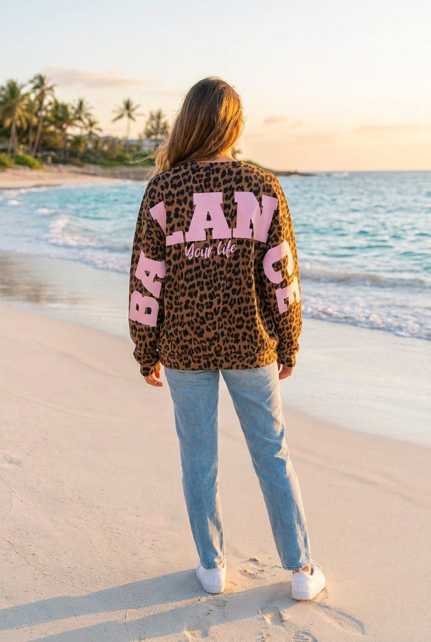 Sweatshirt Oversized Leopardenmuster – TraumStück Sylt – Braun, Rückansicht