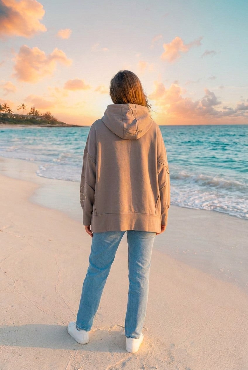 Hoodie Oversized Leopardenprint – TraumStück Sylt – Taupe, Rückansicht