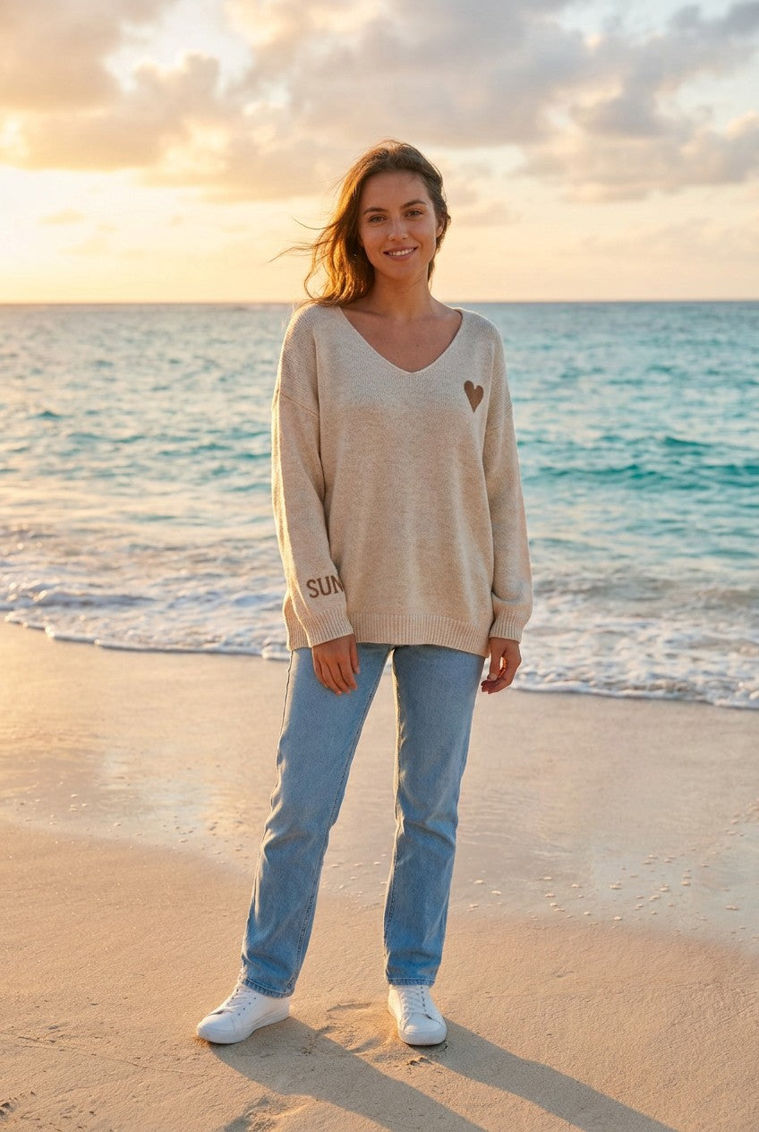 Strickpullover oversized mit Herzmotiv – TraumStück Sylt – Beige, Vorderansicht