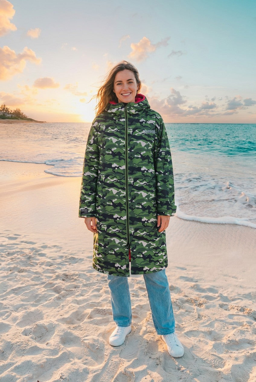 "Regatta" Umziehkleid Robe wasserdicht mit Regatta – TraumStück Sylt – Cactus Camo, Vorderansicht