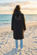 "Regatta" Umziehkleid Robe wasserdicht mit Regatta – TraumStück Sylt – Iron, Rückansicht