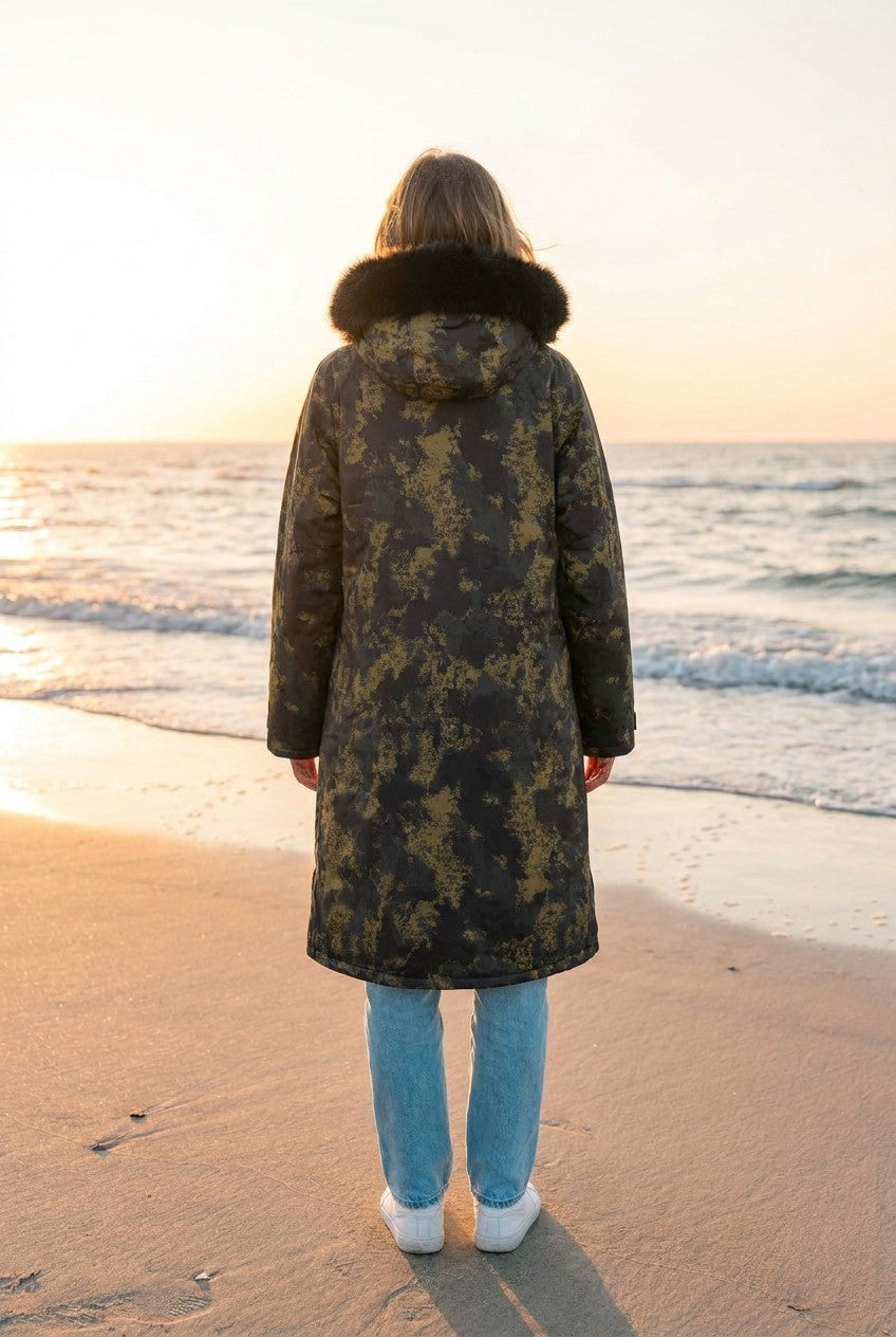 Umziehkleid "REGATTA" UMZIEHKLEID ROBE WASSERDICHT – TraumStück Sylt – Bark Green, Rückansicht