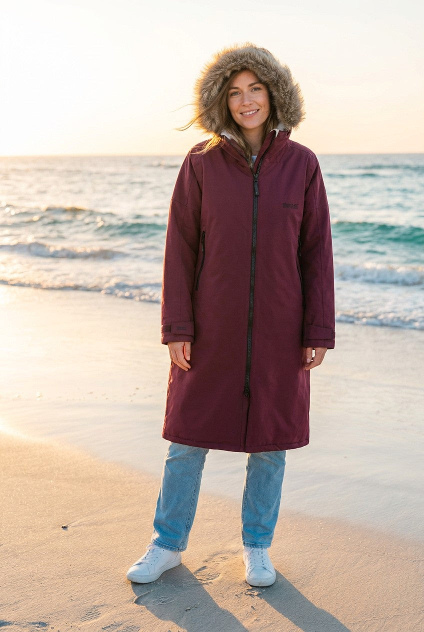 Umziehkleid "REGATTA" UMZIEHKLEID ROBE WASSERDICHT – TraumStück Sylt – Fig, Vorderansicht