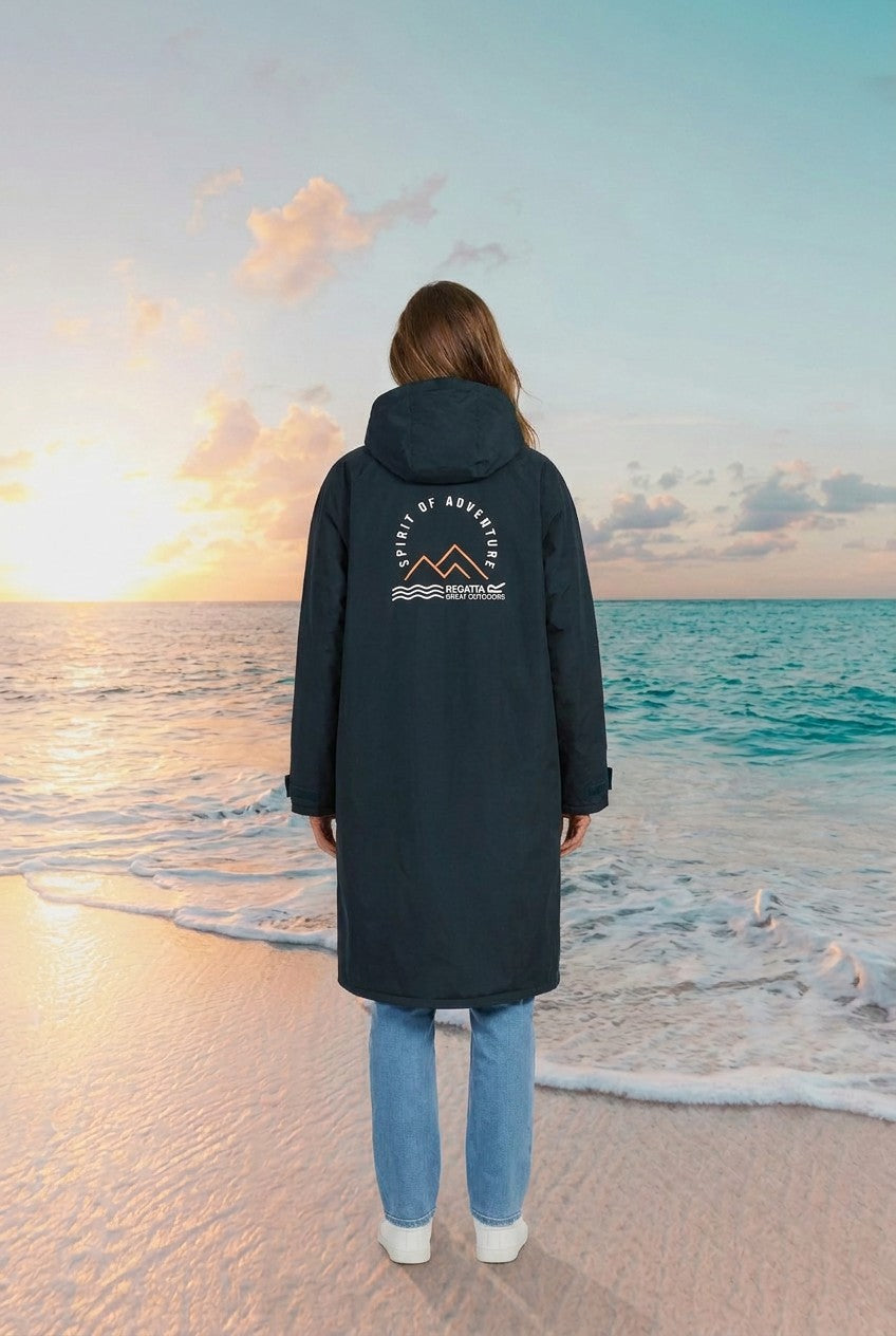 Regatta Umziehkleid Robe Regenmantel Knielang – TraumStück Sylt – Navy, Rückansicht