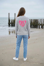 Strickpullover Sylt-Herz-Stickerei – TraumStück Sylt – grau, Rückansicht