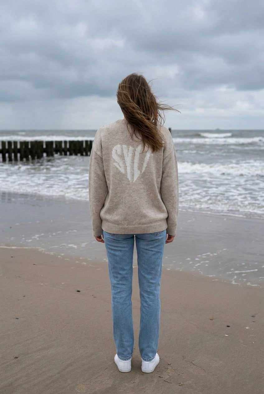 Strickpullover Sylt-Herz-Stickerei – TraumStück Sylt – beige, Rückansicht