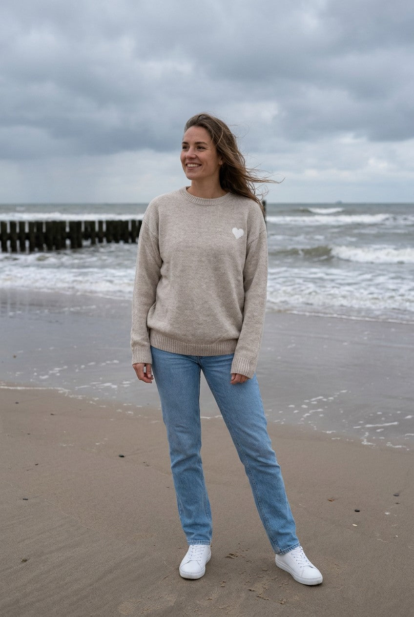 Strickpullover Sylt-Herz-Stickerei – TraumStück Sylt – beige, Vorderansicht